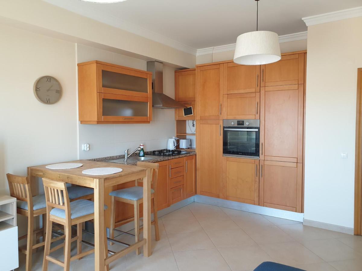 Oura Beach T1 Apartment Coral , Close To The Strip, Swimming Pool, Wi Fi, A/C Albufeira Luaran gambar