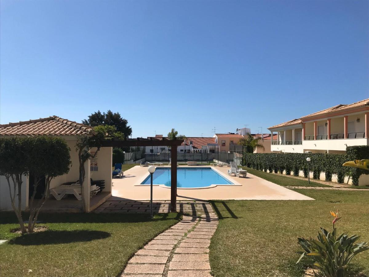 Oura Beach T1 Apartment Coral , Close To The Strip, Swimming Pool, Wi Fi, A/C Albufeira Luaran gambar