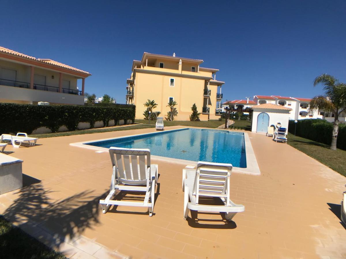 Oura Beach T1 Apartment Coral , Close To The Strip, Swimming Pool, Wi Fi, A/C Albufeira Luaran gambar